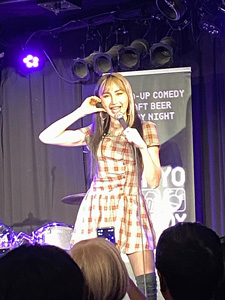 ユリエ・コリンズさん スタンダップコメディ